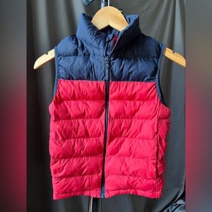 Excellent condition Uniqlo kids vest, red/navy blue, size 9-10